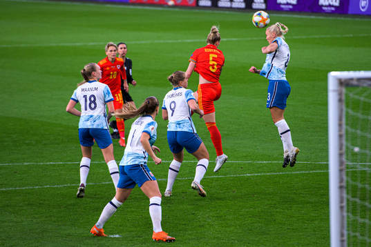 Maria Thorisdottir of Norway and Rhiannon Roberts of Wales