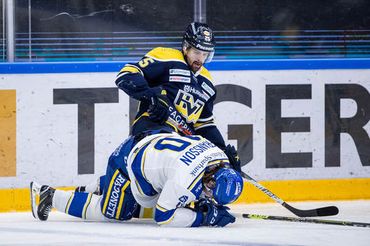 s Axel Holmström och Leksands Johan Fransson