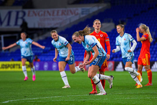 Frida Maanum of Norway celebrates