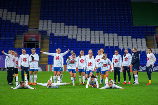 Players of Norway celebrate