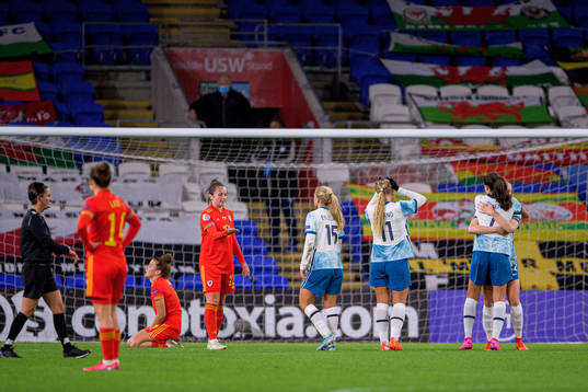 Players of Norway celebrate