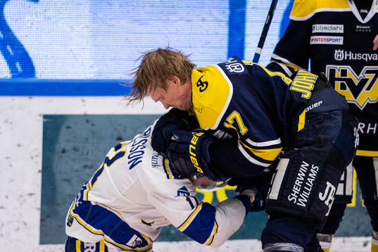 s Emil Johansson