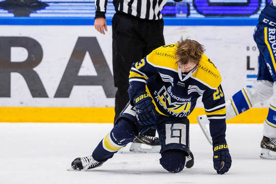 s Lias Andersson har ont