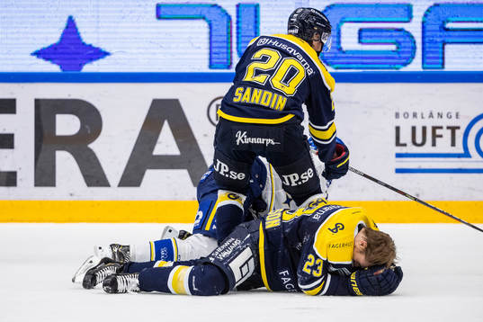 s Lias Andersson har ont