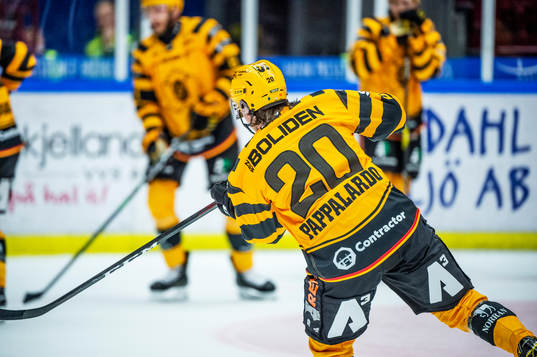 Skellefteås Kenneth Gulbrandsen värmer upp innan
