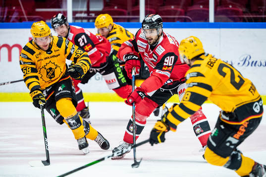 Malmö Redhawks Joe Veleno och Skellefteås Oskar Nilsson