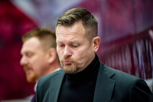 Malmö Redhawks tränare Joakim Fagervall deppar