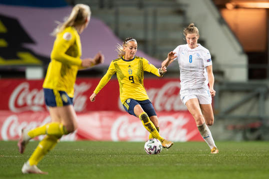 Kosovare Asllani of Sweden and Karólína Lea