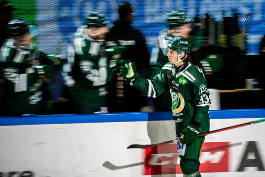 Färjestads Albert Johansson jublar
