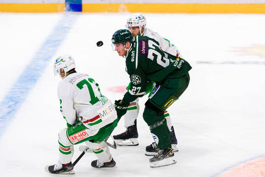 Färjestads Oskar Bäck
