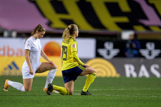 Karólína Lea Vilhjálmsdóttir of Iceland and Anna