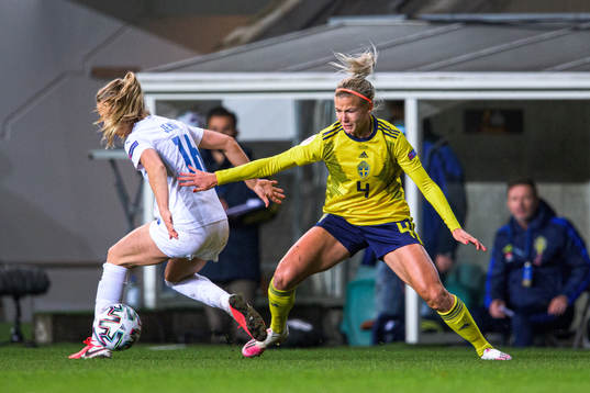 Elín Metta Jensen of Iceland and Hanna Glas of Sweden