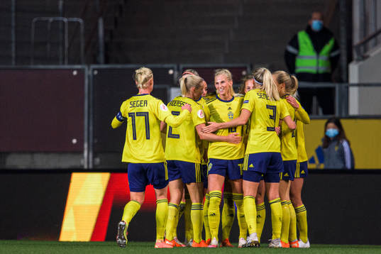 Sofia Jakobsson of Sweden celebrates the 1-0 goal
