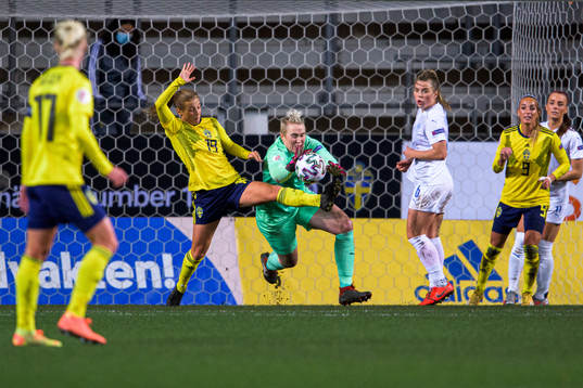 Anna Anvegård of Sweden and goalkeeper Sandra