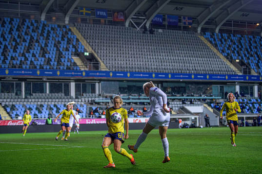 Magdalena Eriksson of Sweden and Hallbera Guðný