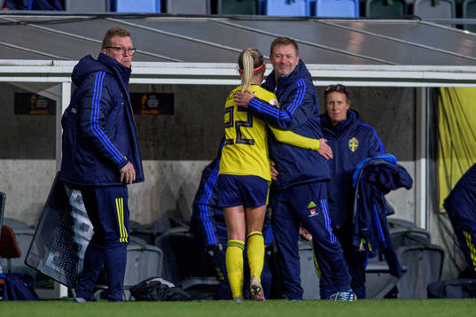 Olivia Schough and Peter Gerhardsson, head coach of Sweden