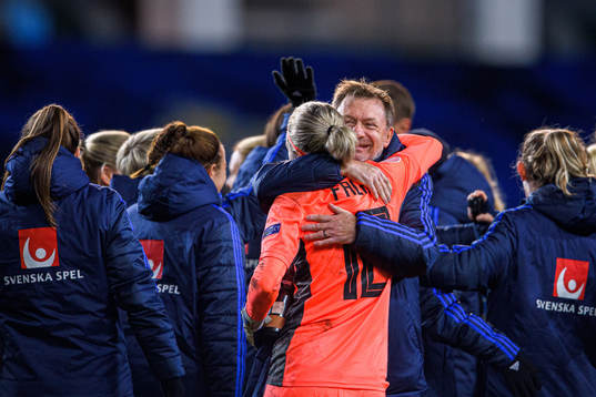 Goalkeeper Jennifer Falk and Peter Gerhardsson, head coach