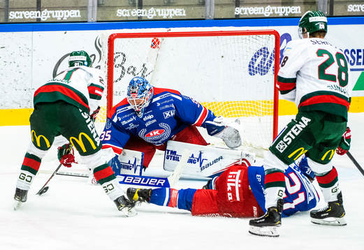 Oskarshamns målvakt Joe Cannata mot Frölundas Karl