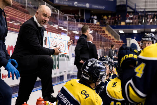 sassisterande tränare Stefan Nyman