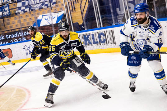 s Axel Holmström och Leksands Otto Paajanen