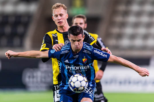 Häckens Gustav Berggren och Djurgårdens Haris Radetinac