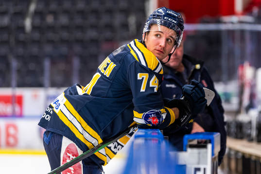 Södertäljes Rasmus Kahilainen deppar