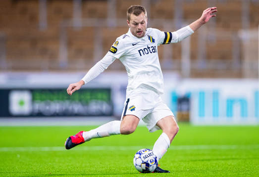 s Sebastian Larsson