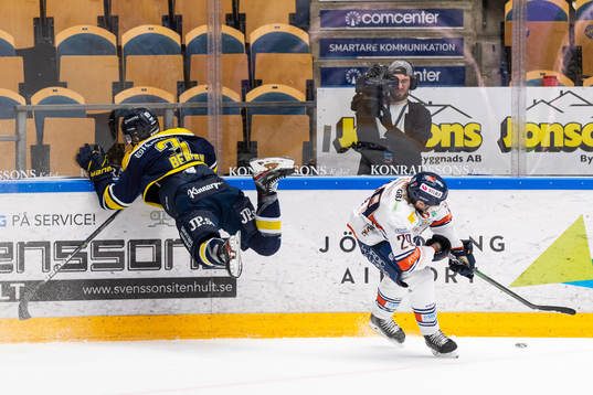 s Daniel Bertov och Växjös Pontus Holmberg