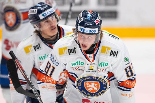 Växjös Fredrik Karlström jublar
