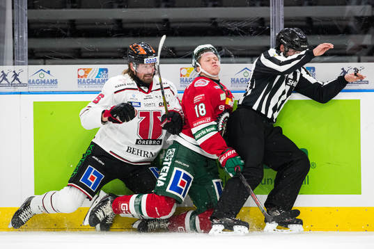 Örebros Stefan Warg och Frölundas Lucas Raymond