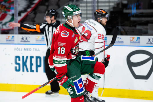 Frölundas Lucas Raymond jublar