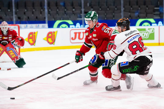 Frölundas Jesper Sellgren och Örebros Joonas Rask