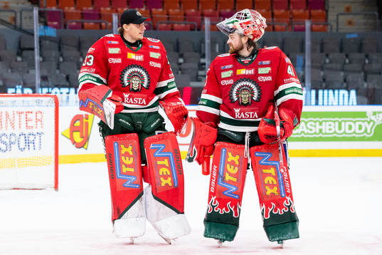 Frölundas målvakt Johan Mattsson och målvakt Niklas Rubin