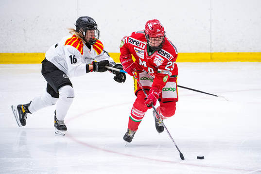 Brynäs Katerina Mrazova och Modos Maja Grundström