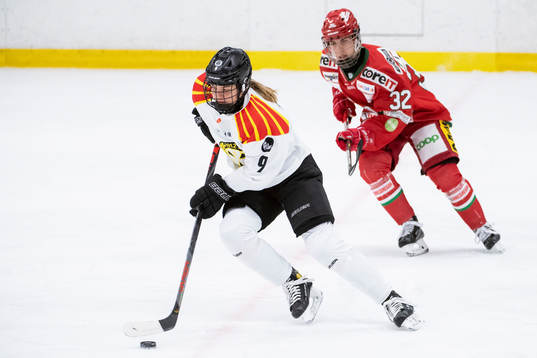 Brynäs Josefin Bouveng och Modos Mariam El-Mahmadi