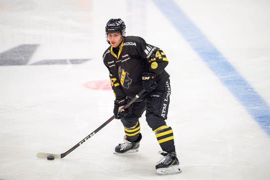 s Dennis Fröland