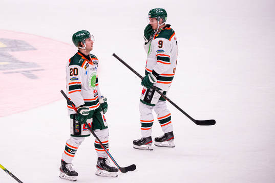 Kristianstads Erik Flood och Joel Kellman deppar