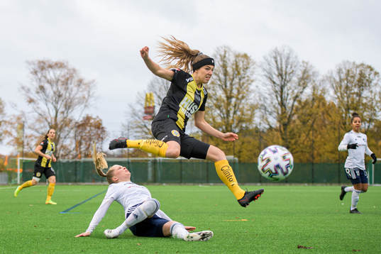 Älvsjös Moa Liwendahl och Hammarbys Emma Westin