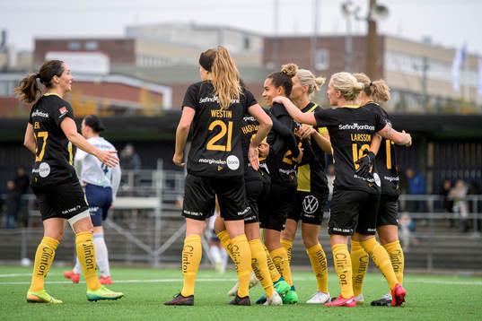 Hammarbys Caroline Rodrigues jublar