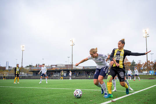 Älvsjös Alice Ahlberg och Hammarbys Caroline Rodrigues