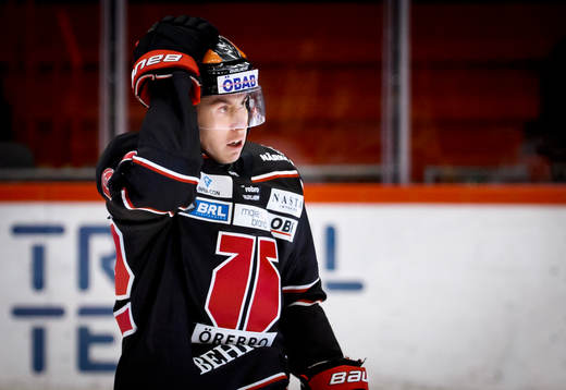 Örebros Robert Leino gör 1-0 och jublar