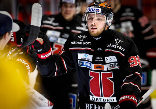 Örebros Robin Kovacs jublar
