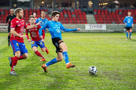 Halmstads Emil Tot Wikström och Östers Stefan Karlsson