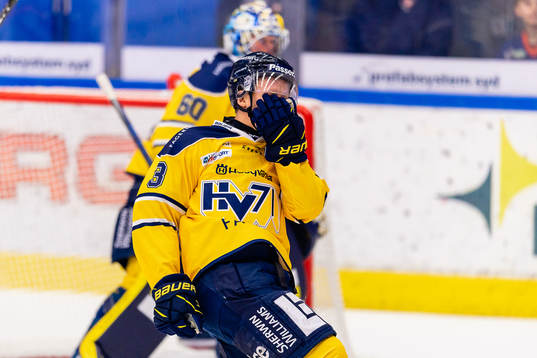 s Daniel Bertov har ont