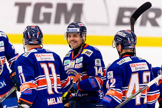 Växjös Emil Pettersson jublar