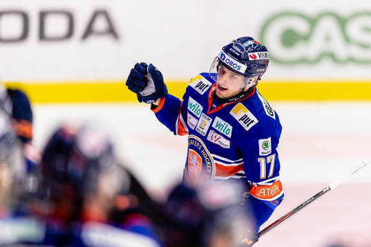 Växjös Emil Forslund jublar