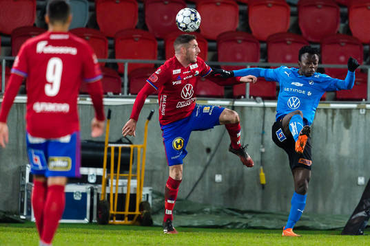 Östers James Keene och Halmstads Thomas Boakye