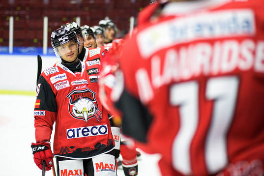 Malmö Redhawks Johan Olofsson jublar