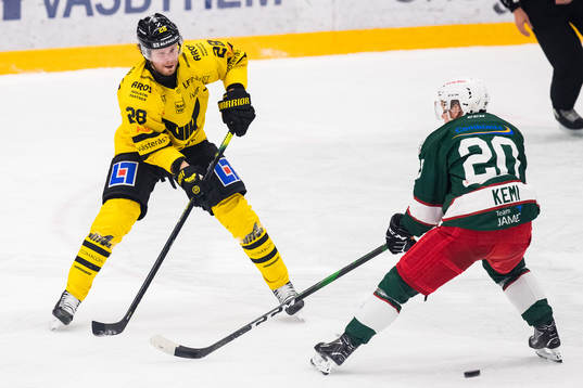 Västerås Lukas Zetterberg och Väsbys Jesper Kemi