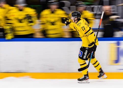 Västerås Sebastian Benker jublar